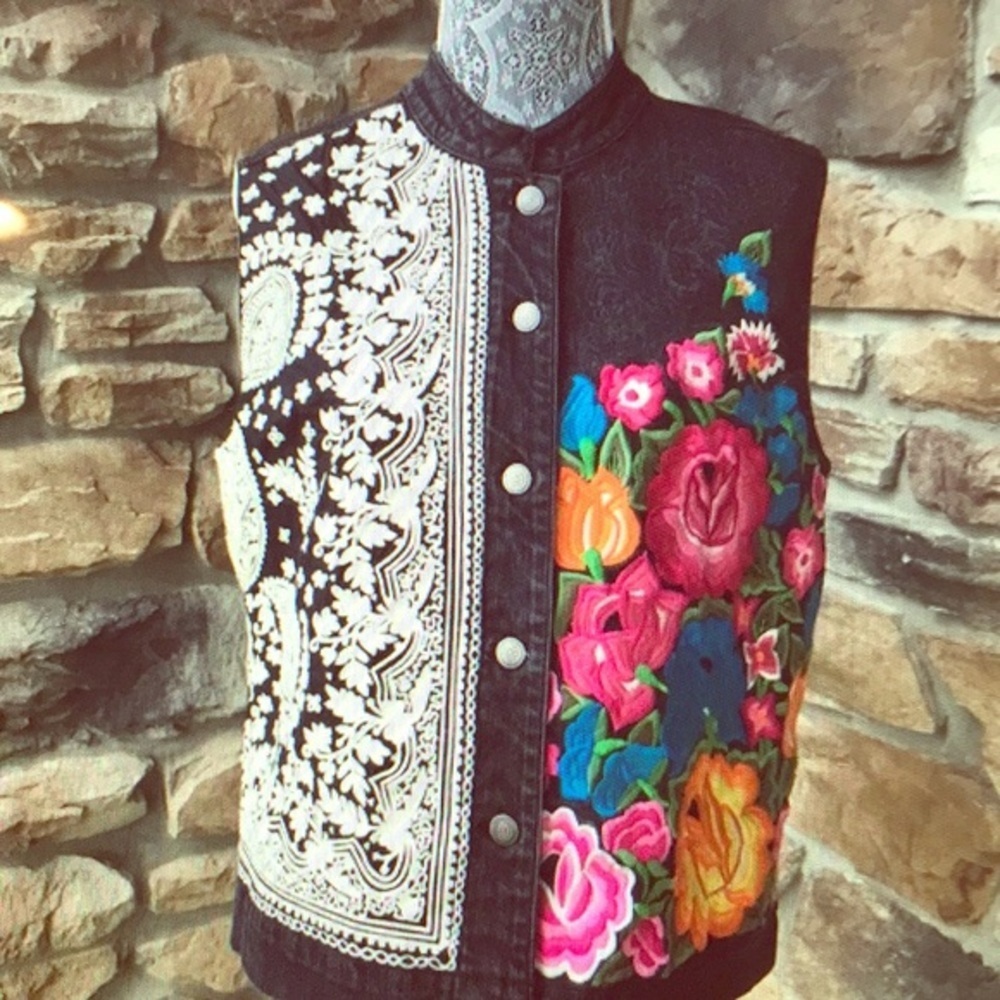 NWOT Chicos denim vest. Size 12/14.  Bin 6 NWOT